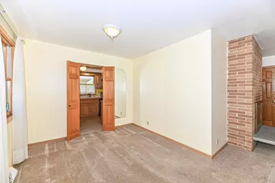 8732 W Burdick Ave, Milwaukee, WI 53227 - Photo 10