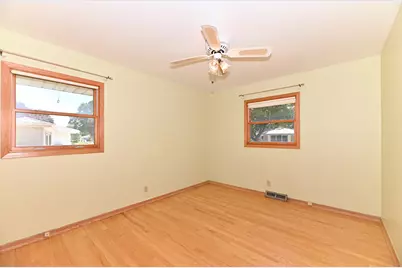 8732 W Burdick Ave, Milwaukee, WI 53227 - Photo 26