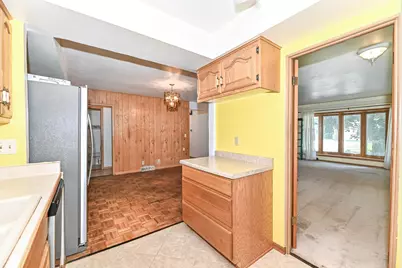 8732 W Burdick Ave, Milwaukee, WI 53227 - Photo 22