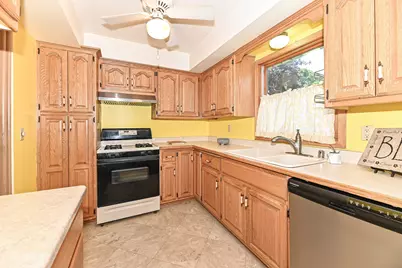 8732 W Burdick Ave, Milwaukee, WI 53227 - Photo 20