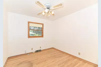 8732 W Burdick Ave, Milwaukee, WI 53227 - Photo 28