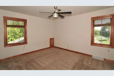8334  Virginia Cir, Racine, WI 53185 - Photo 18