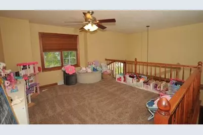 8334  Virginia Cir, Racine, WI 53185 - Photo 16
