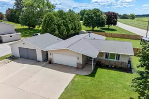 203 Oakwood Dr, Francis Creek, WI 54220 - Photo 2