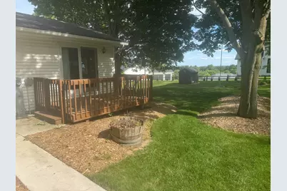 629  Summit St, Plymouth, WI 53073 - Photo 4