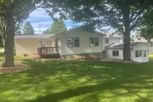 629 Summit St, Plymouth, WI 53073 - Photo 2