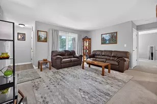 W168N11065 Ashbury Cir, Germantown, WI 53022 - Photo 4
