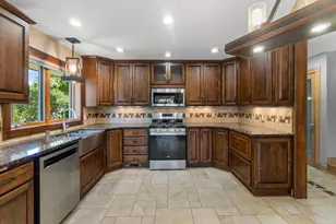 2540 S 95th St, West Allis, WI 53227 - Photo 4