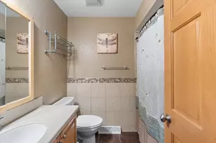 2540 S 95th St, West Allis, WI 53227 - Photo 18