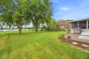 6121 Black Wolf Point Rd, Black Wolf, WI 54902 - Photo 44