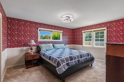 7873 N Edgeworth Dr, Milwaukee, WI 53223 - Photo 10