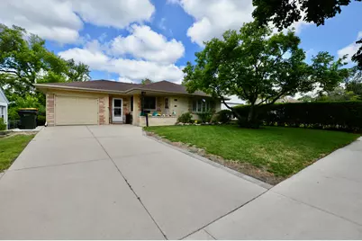 4159 N 92nd St, Wauwatosa, WI 53222 - Photo 2