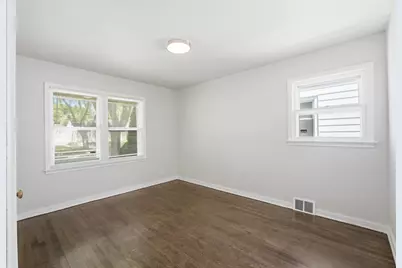 3126 N 80th St, Milwaukee, WI 53222 - Photo 10