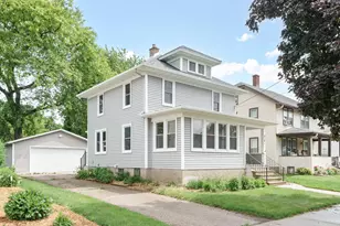 212 James St, Beaver Dam, WI 53916 - Photo 2