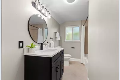 7470 N Navajo Rd, Fox Point, WI 53217 - Photo 12