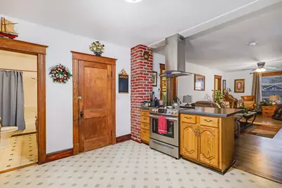 1713  Jackson St, Two Rivers, WI 54241 - Photo 10