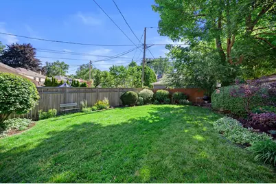 4652 N Wildwood Ave, Whitefish Bay, WI 53211 - Photo 32