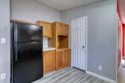 2451 S 92nd St, West Allis, WI 53227 - Photo 8