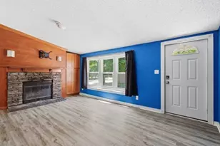 2451 S 92nd St, West Allis, WI 53227 - Photo 2