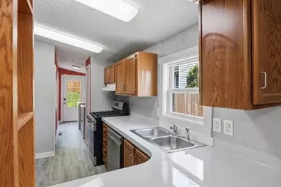 2451 S 92nd St, West Allis, WI 53227 - Photo 6