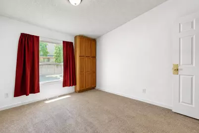 2451 S 92nd St, West Allis, WI 53227 - Photo 18