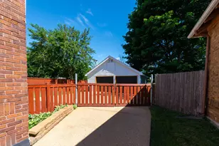 810 73rd St, Kenosha, WI 53143 - Photo 4