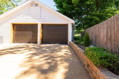 810  73rd St, Kenosha, WI 53143 - Photo 8