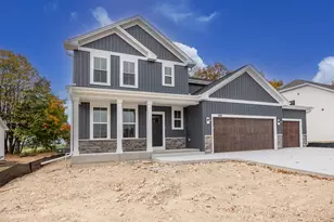 1131 Mt Vernon Dr, Hartford, WI 53027 - Photo 2