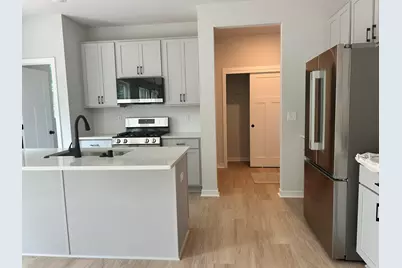 1131  Mount Vernon Dr, Hartford, WI 53027 - Photo 8