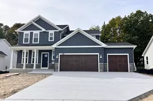 1131 Mt Vernon Dr, Hartford, WI 53027 - Photo 2