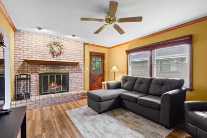 N90W17761  St Stevens Dr, Menomonee Falls, WI 53051 - Photo 4