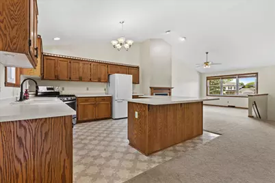 W245N6566  Bowling Green St, Sussex, WI 53089 - Photo 12