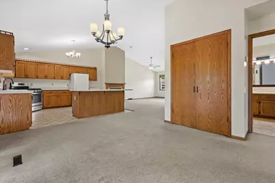 W245N6566  Bowling Green St, Sussex, WI 53089 - Photo 14