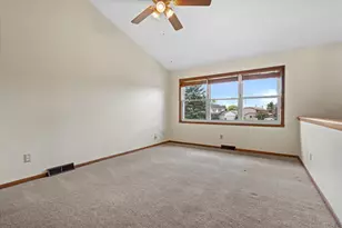 W245N6566 Bowling Green St, Sussex, WI 53089 - Photo 6