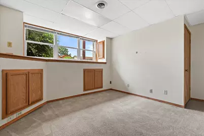 W245N6566  Bowling Green St, Sussex, WI 53089 - Photo 22