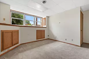 W245N6566 Bowling Green St, Sussex, WI 53089 - Photo 22
