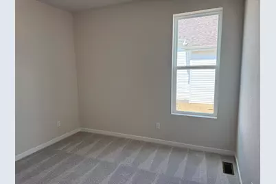 3700  Bishops Cap Dr, Racine, WI 53126 - Photo 16