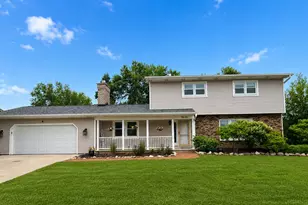 1935 Cliffview Ct, Oshkosh, WI 54901 - Photo 1