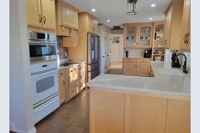 1935  Cliffview Ct, Oshkosh, WI 54901 - Photo 6