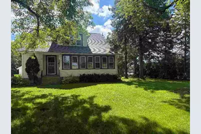 330  Zion St, Hartland, WI 53029 - Photo 2