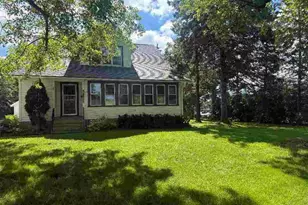 330 Zion St, Hartland, WI 53029 - Photo 2