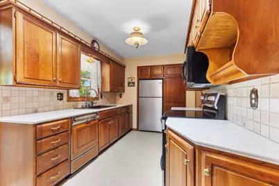 218 E Pierron St, Port Washington, WI 53074 - Photo 10