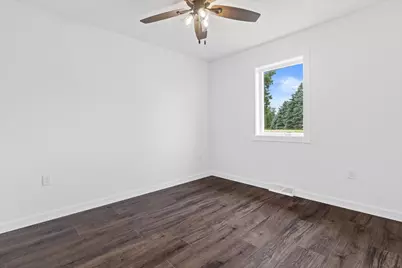 120  Ervalice Ct, Random Lake, WI 53075 - Photo 22