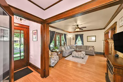 1347 N 71st St, Wauwatosa, WI 53213 - Photo 4