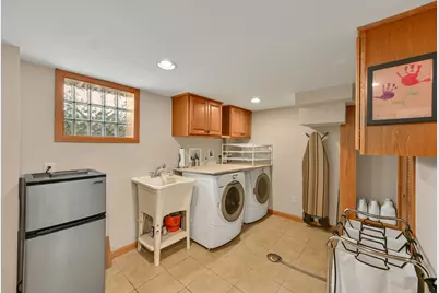 1347 N 71st St, Wauwatosa, WI 53213 - Photo 24