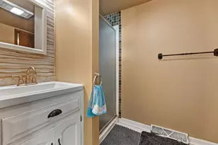 N132W18286 Rockfield Rd, Germantown, WI 53076 - Photo 14