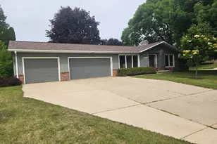 1009 Georgetown Terrace, Beaver Dam, WI 53916 - Photo 2