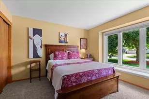 8370 W Hillsdale Dr, Franklin, WI 53132 - Photo 24