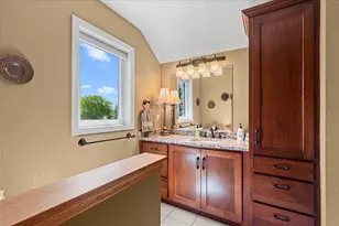 8370 W Hillsdale Dr, Franklin, WI 53132 - Photo 20