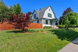 1128 N 11th St, Manitowoc, WI 54220 - Photo 4